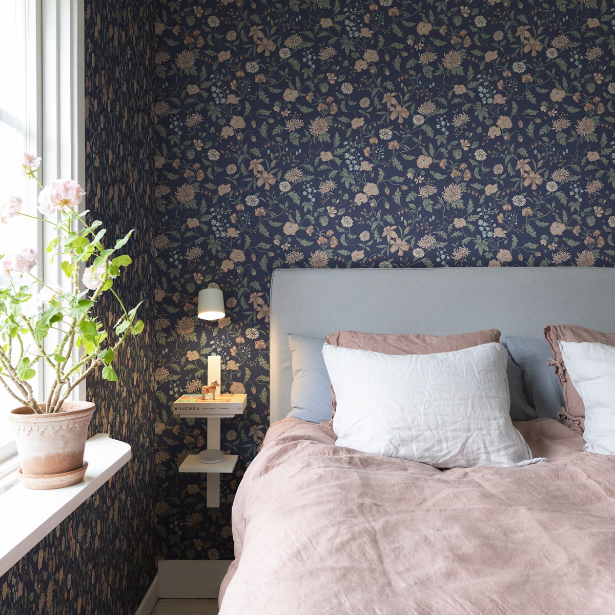 Till Karin Wallpaper