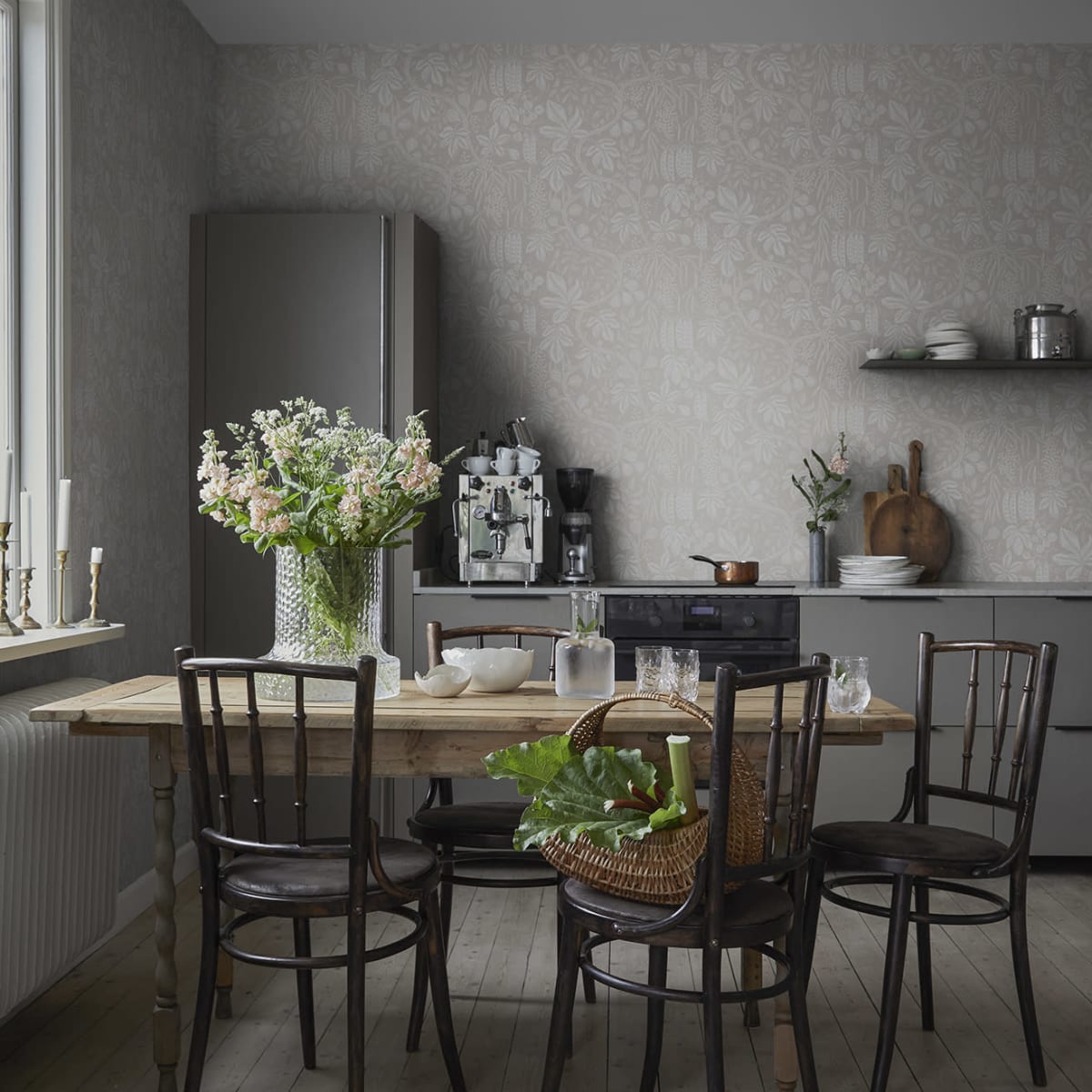 Fig Garden Wallpaper