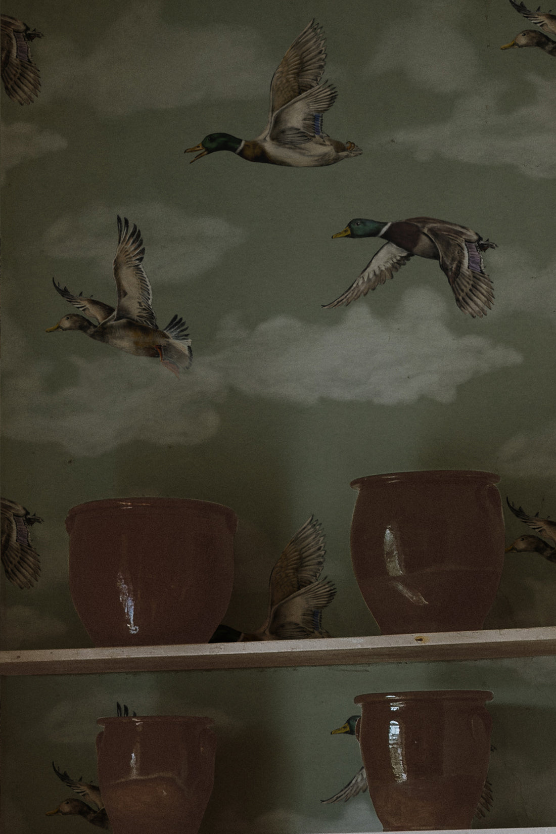 Voyage Wallpaper - Laurel Green - Summer Gray
