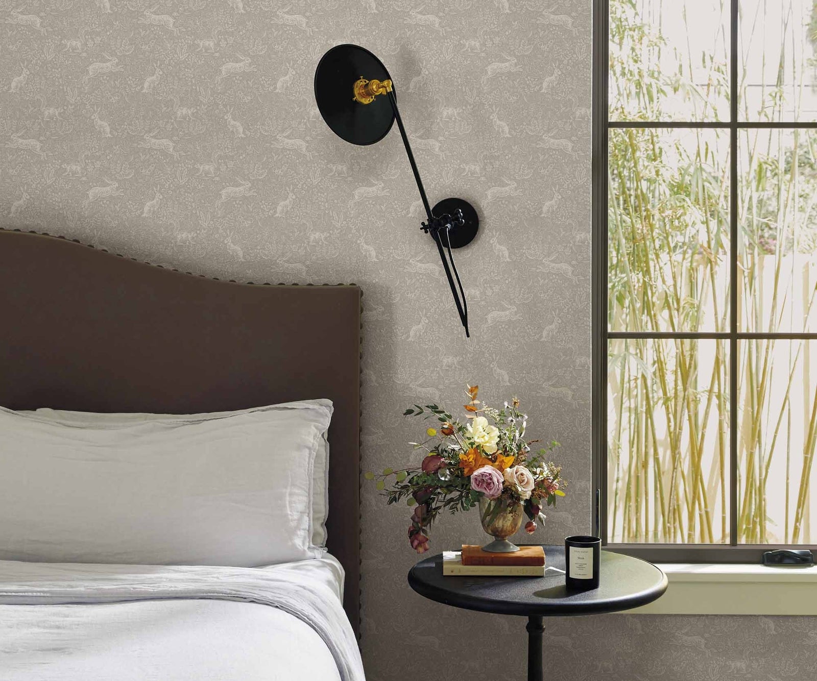 Fable Wallpaper - White - Rifle