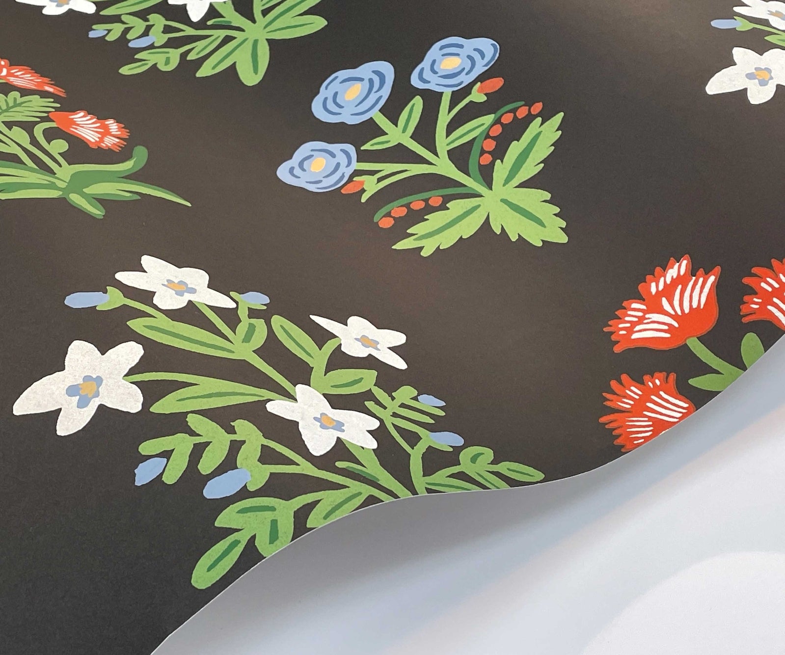 Mughal Rose Wallpaper - Green - Rifle