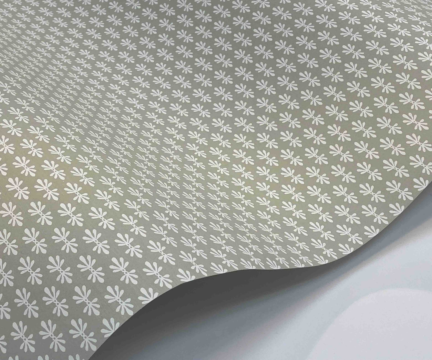 Petal Wallpaper - Silver - Rifle