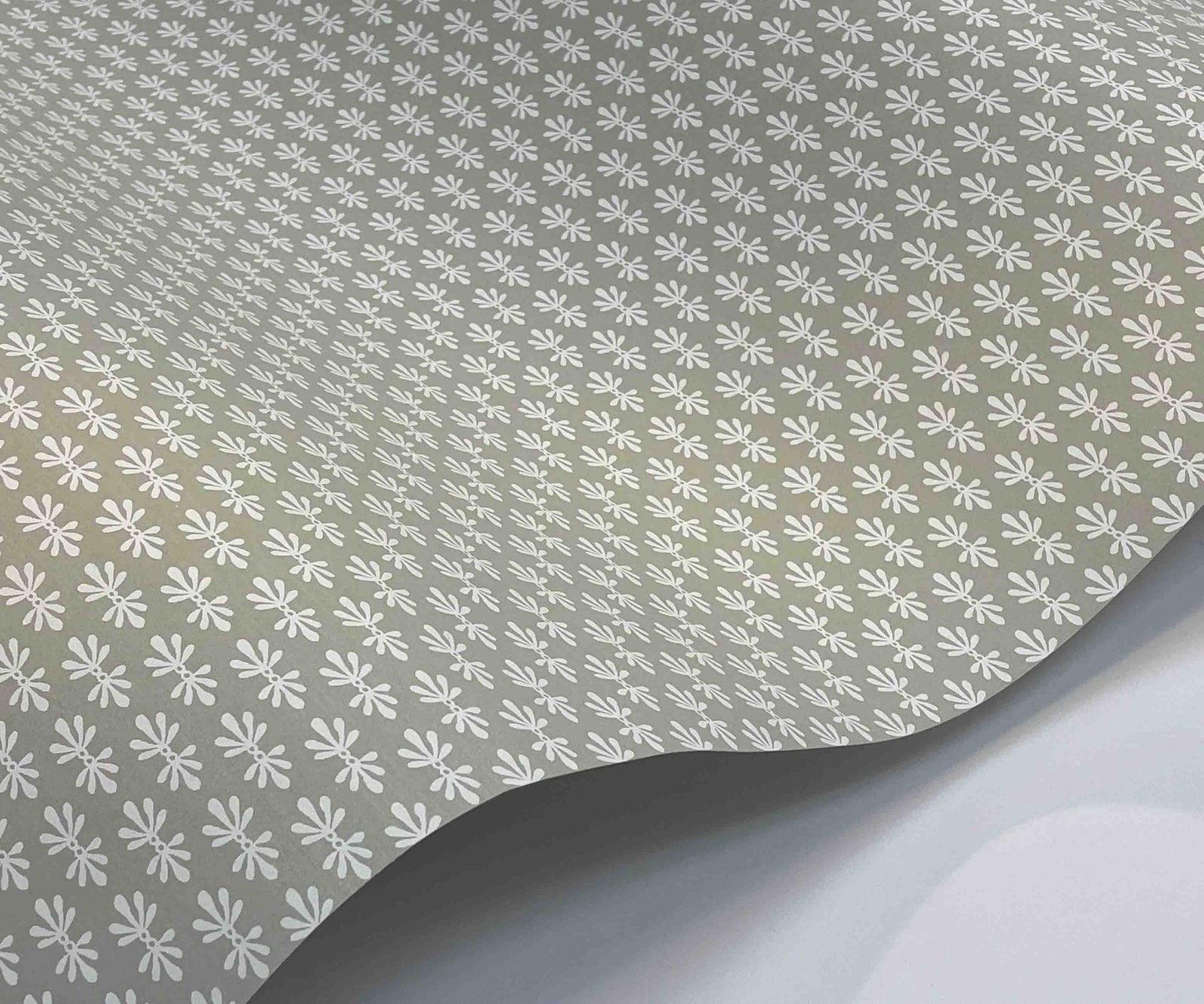 Petal Wallpaper - Silver - Rifle