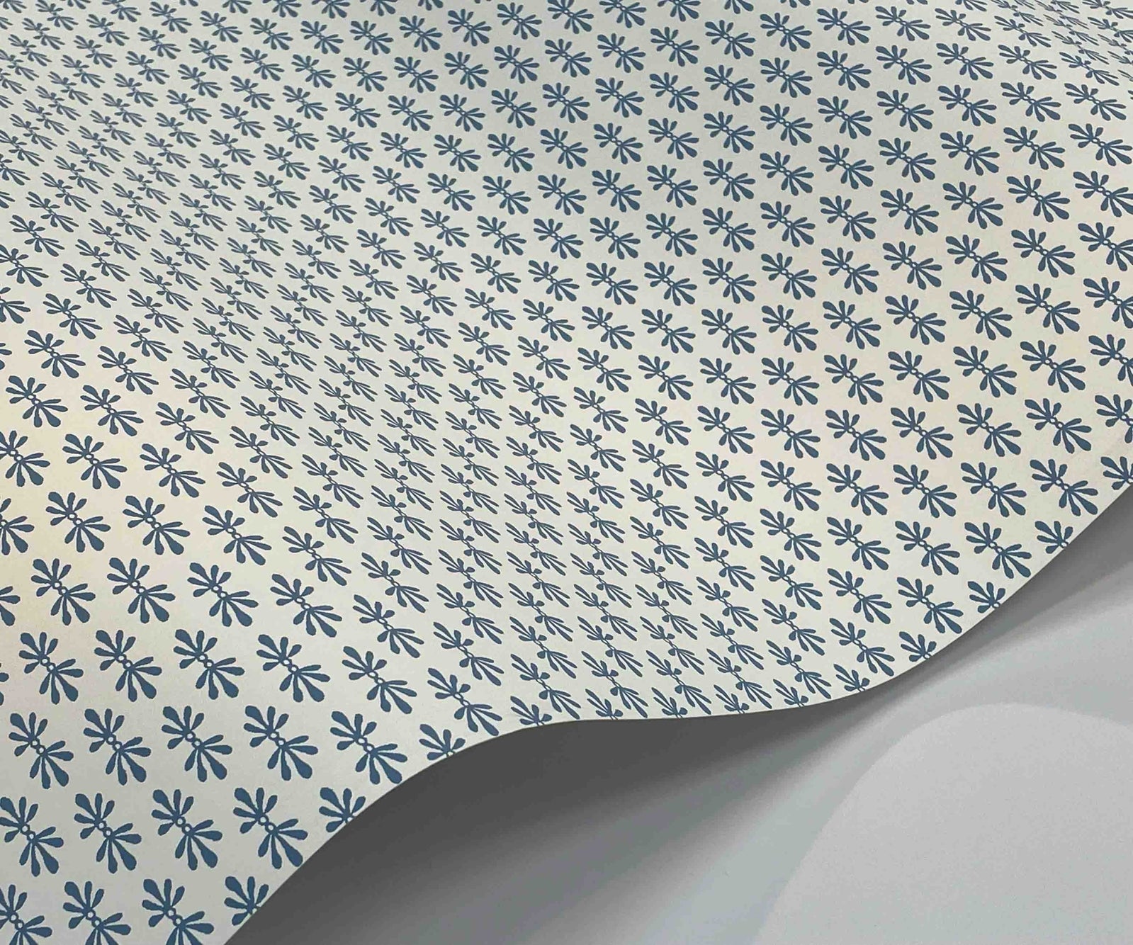 Petal Wallpaper - Blue - Rifle