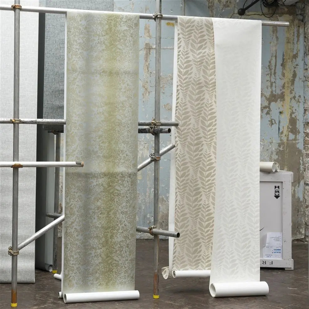 Yuzen Wallpaper - Oyster - P628/01 - Designers Guild