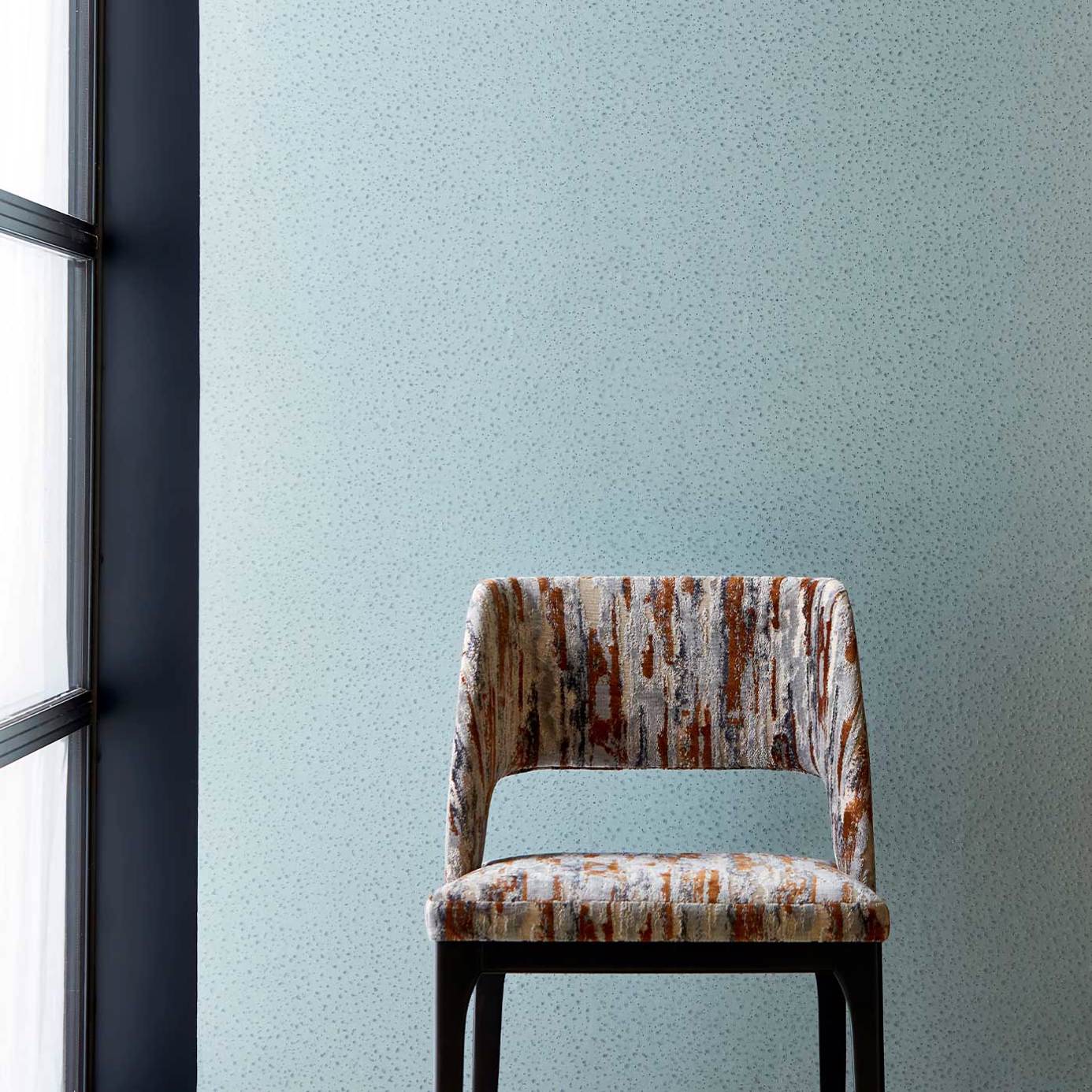 Anthology Foxy Wallpaper - Blue Shell - Harlequin - EANW112593