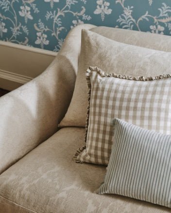 Bellflower Wallpaper - Aqua - Colefax & Fowler - 07127/03 - Premier Wallcovering