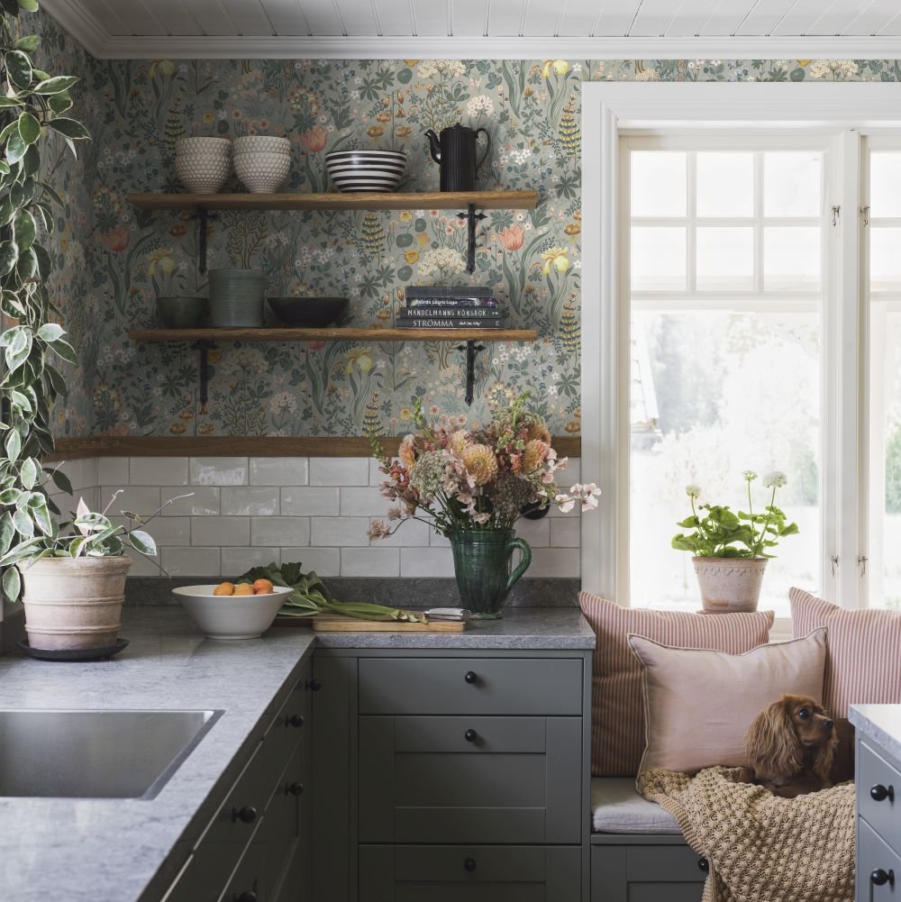 Bloomsterhav Wallpaper - Sage / Multi - Boråstapeter - 2054 - Premier Wallcovering