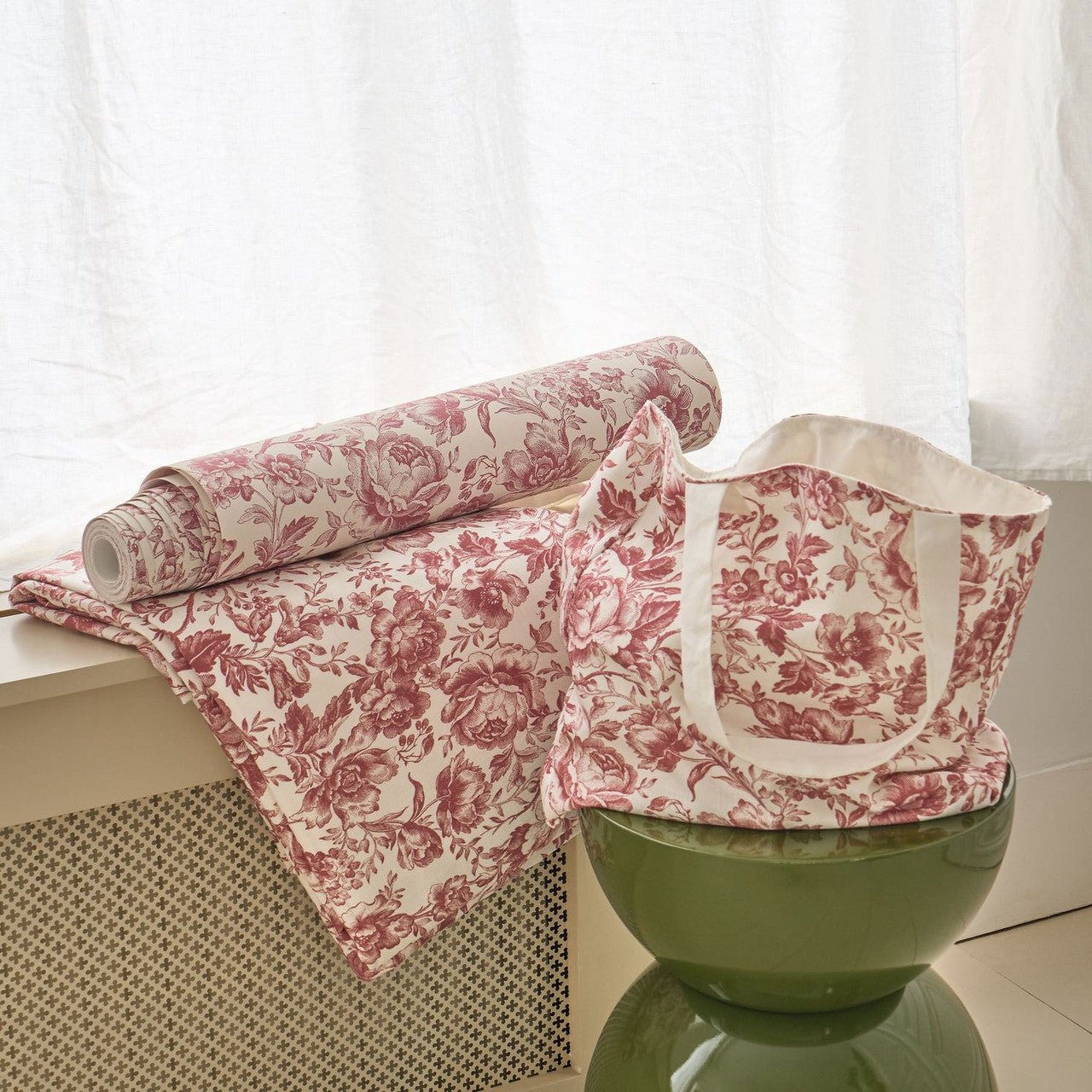 Celestine Les Belles Toiles De Jouy Wallpaper - Rouge Grenat - Casadeco - 201728558 - Premier Wallcovering