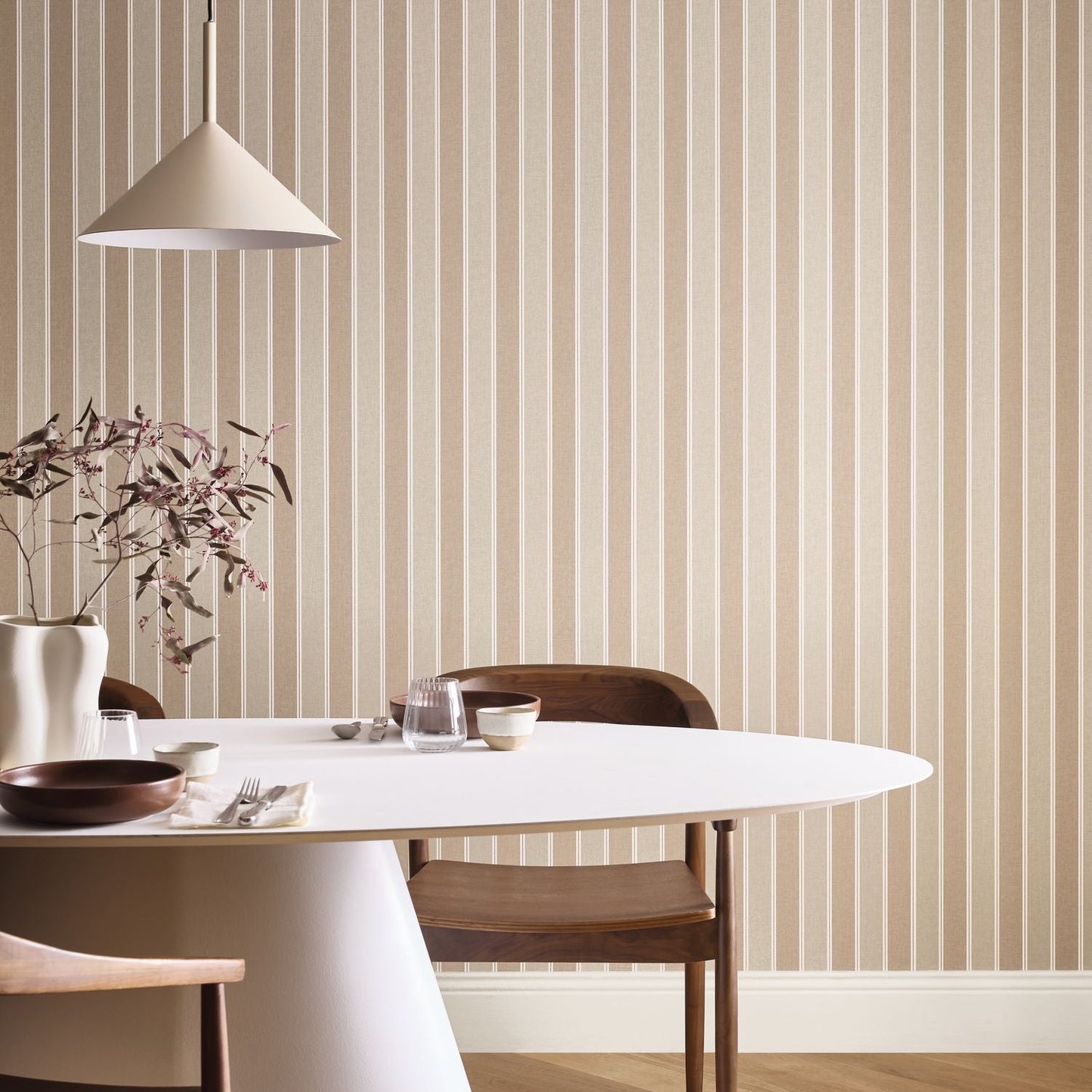 Classic Lines Wallpaper - Taupe - Caselio - 106731120