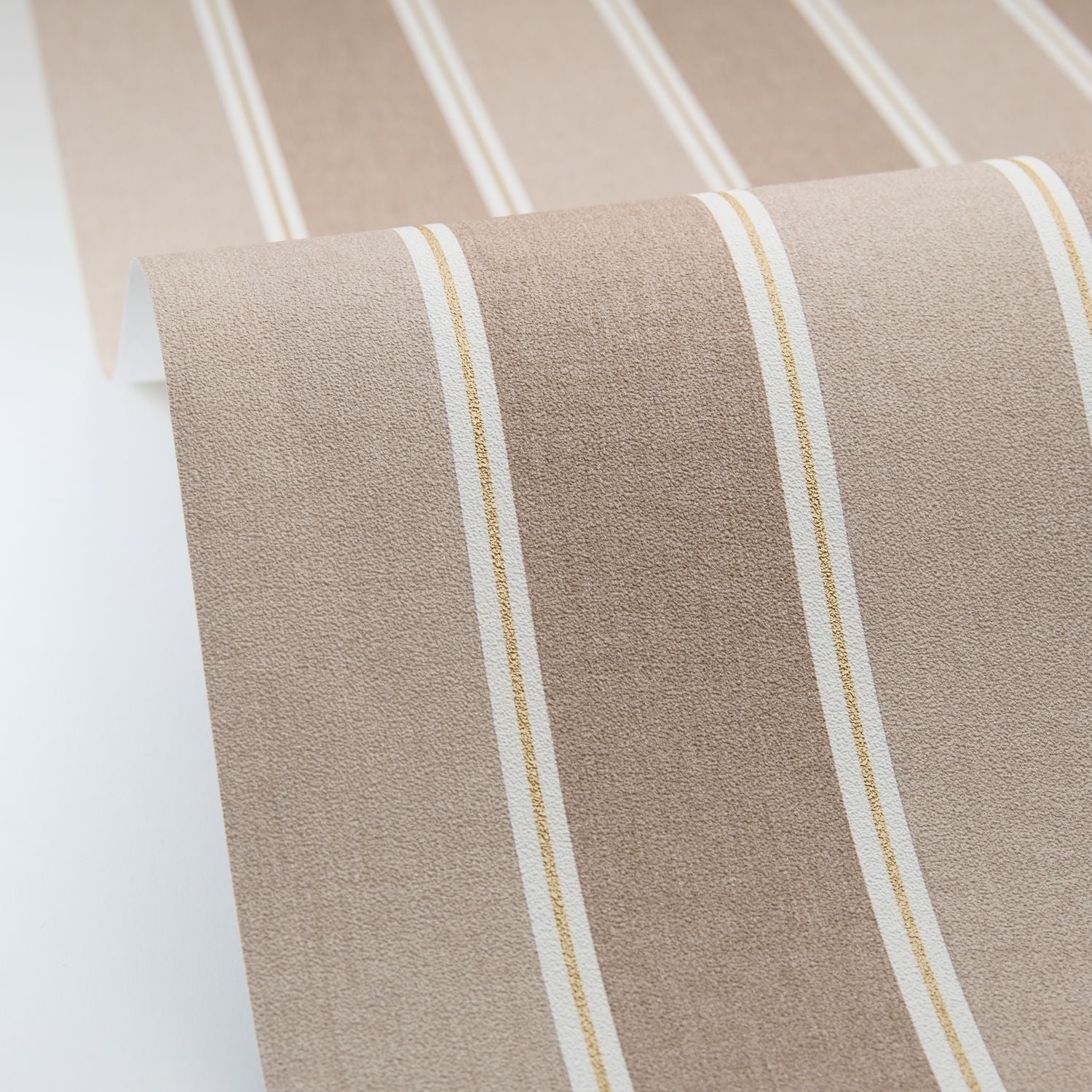 Classic Lines Wallpaper - Taupe - Caselio - 106731120