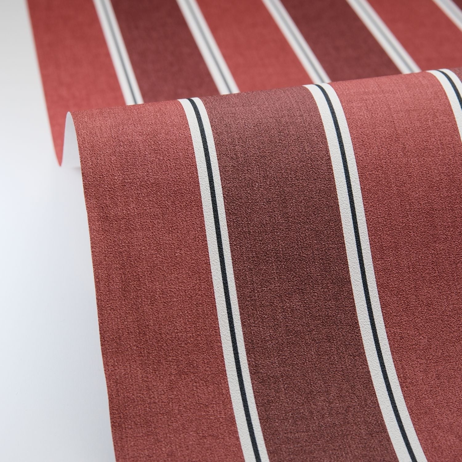 Classic Lines Wallpaper - Bordeaux - Caselio - 106738006