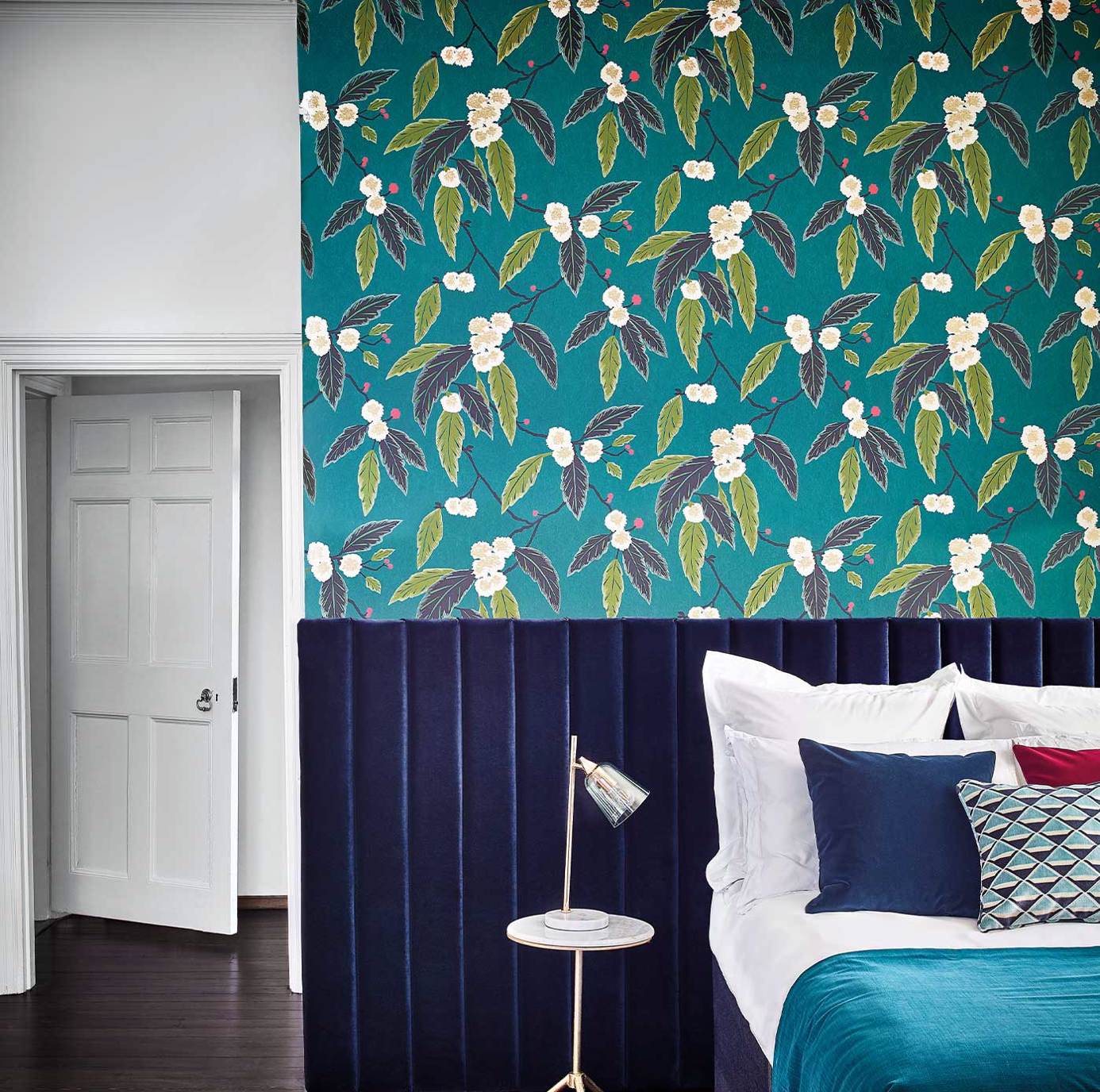 Coppice Wallpaper - Oyster / Ebony / Gilver - Harlequin - HSAW112134