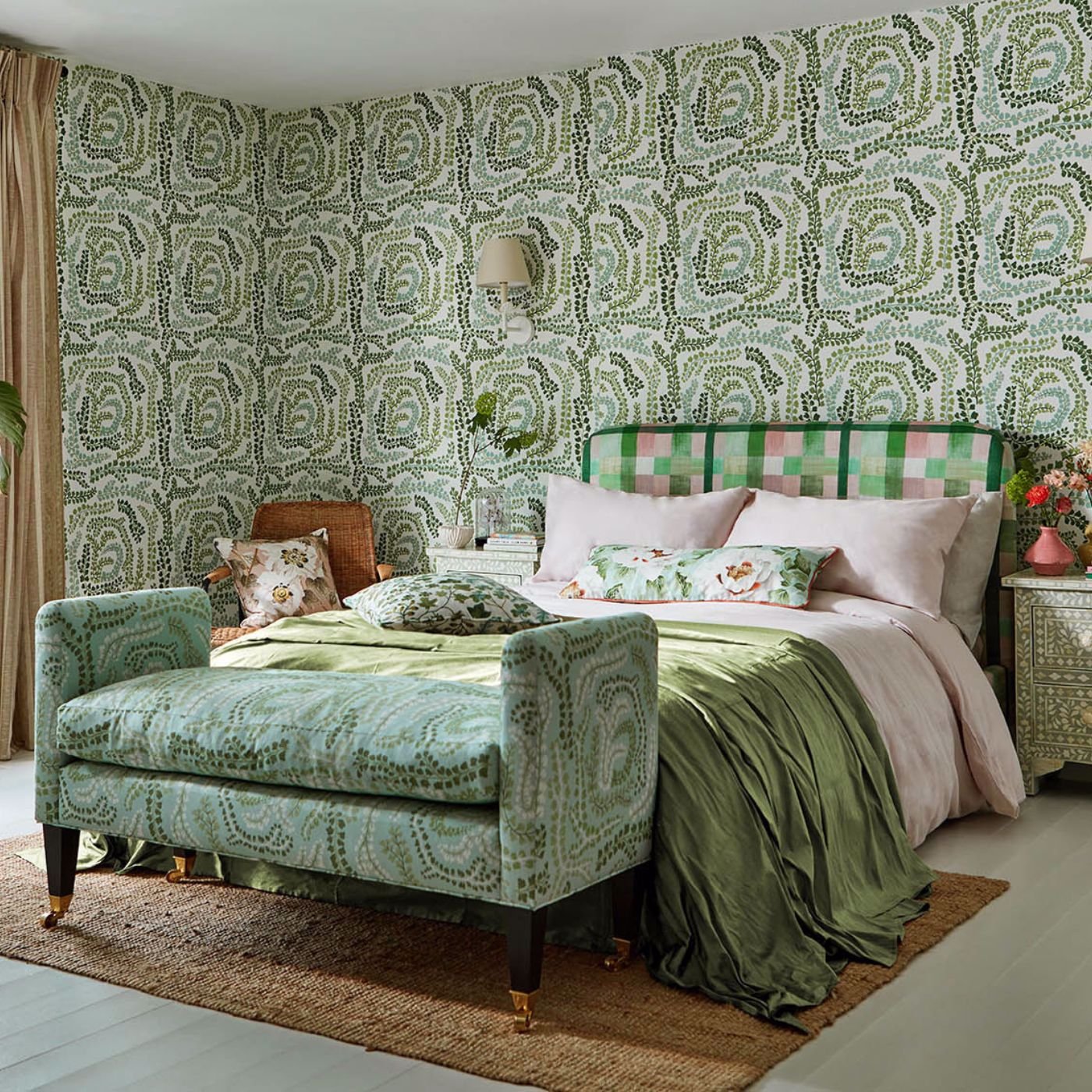 Fayola Wallpaper - Clover/Chalk - Harlequin - HC4W113021