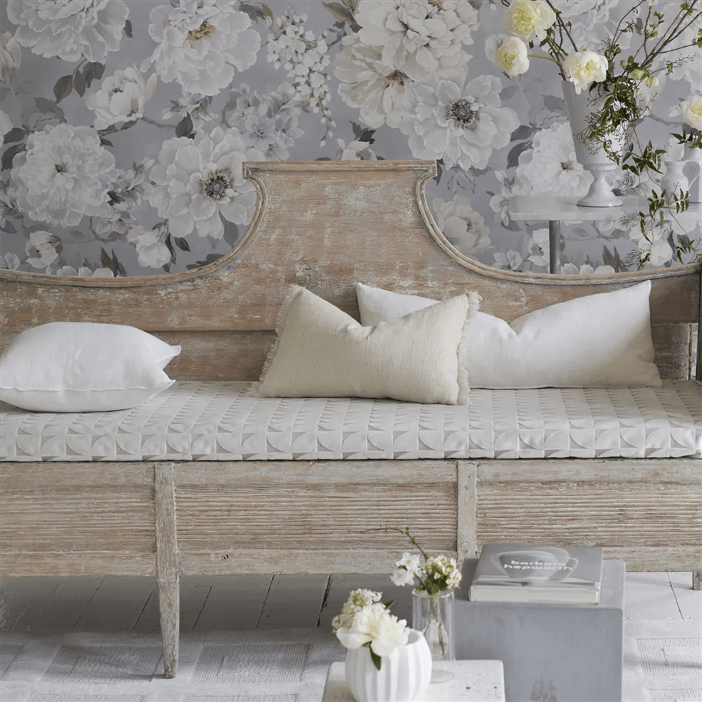 Fleur Blanche Wallpaper - Platinum - PDG1172/02 - Designers Guild