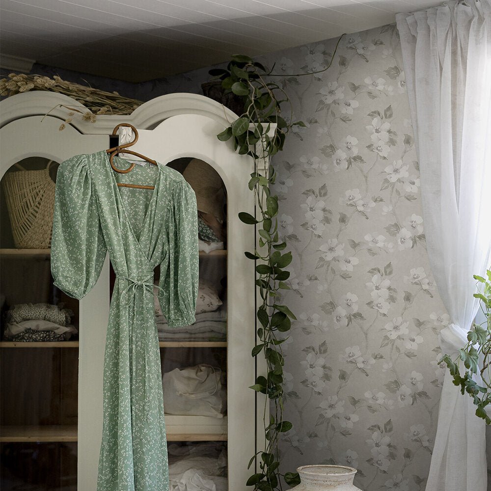 Helen´s Flower Wallpaper - Grey - Beige - Boråstapeter - 3582 - Premier Wallcovering