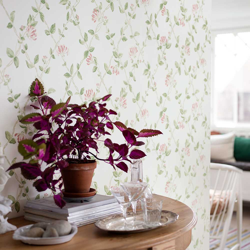 Honeysuckle Wallpaper - Green - Boråstapeter - 8852 - Premier Wallcovering