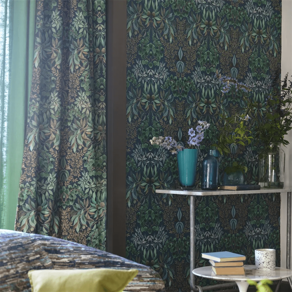 Karakusa Wallpaper - Midnight - PDG1157/06 - Designers Guild