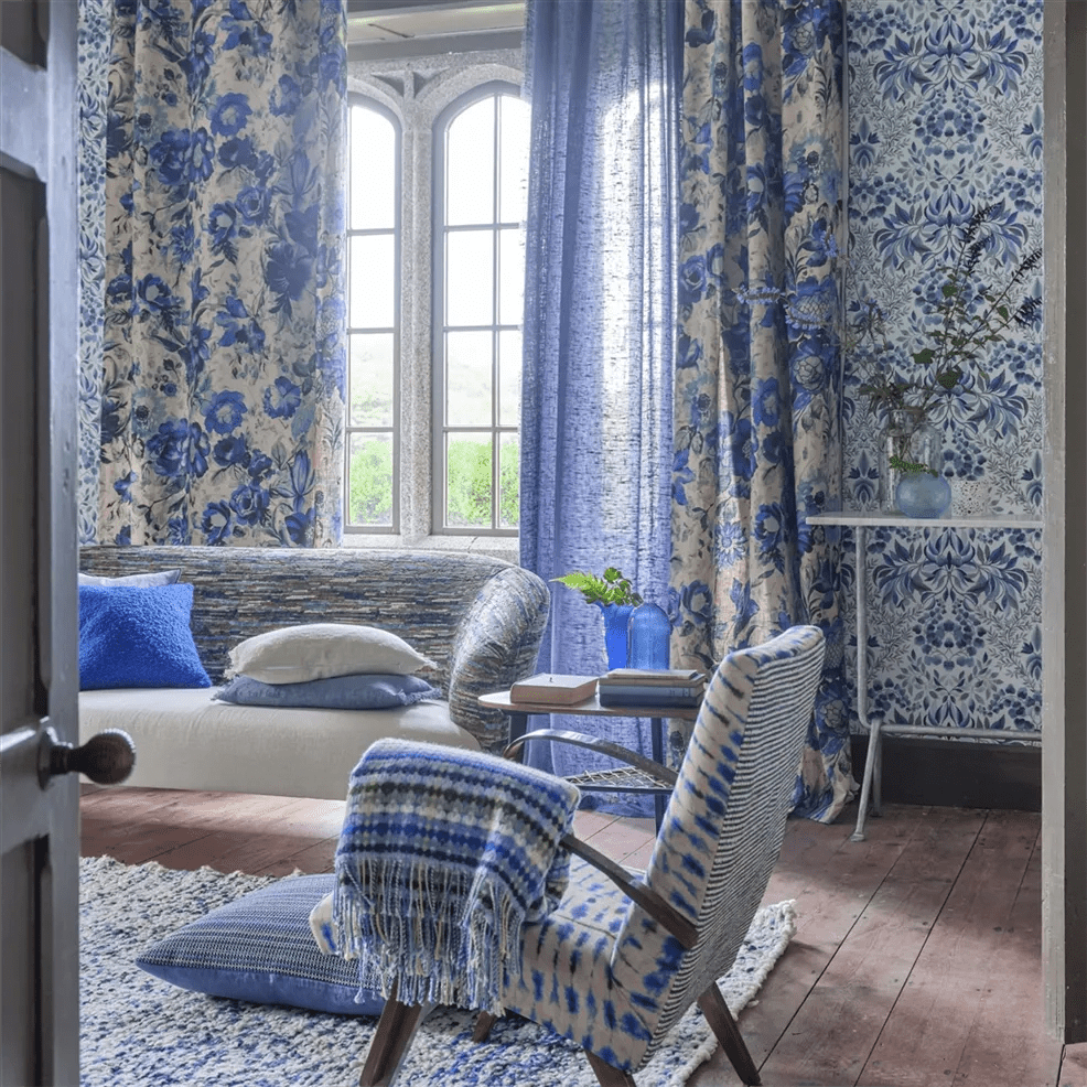 Karakusa Wallpaper - Cobalt - PDG1157/05 - Designers Guild