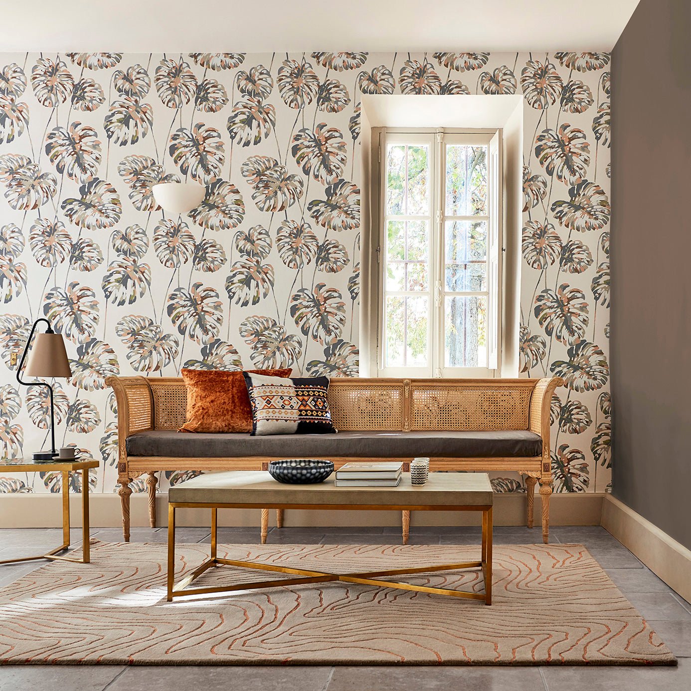 Kelapa Wallpaper - Charcoal/Blush - Harlequin - HZAP111754