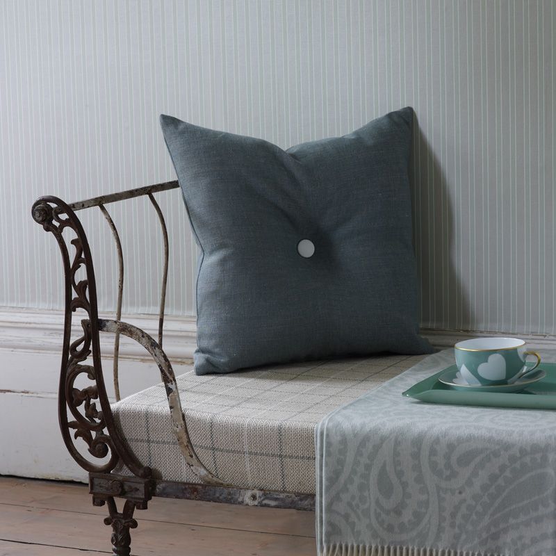 Kentwell Wallpaper - Silver - Nina Campbell - NCW4064 - 06 - Premier Wallcovering