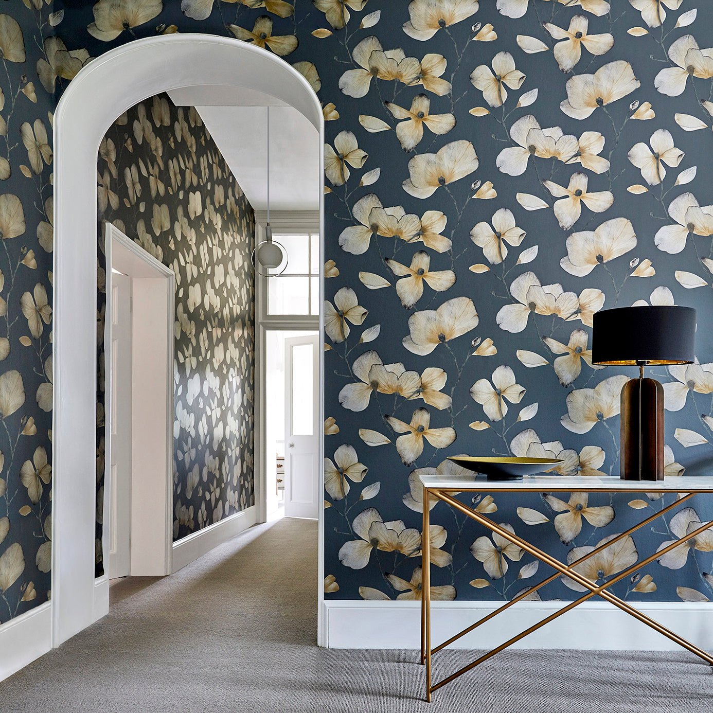 Kienze Wallpaper - Graphite/Gilver - Harlequin - HMWF111959