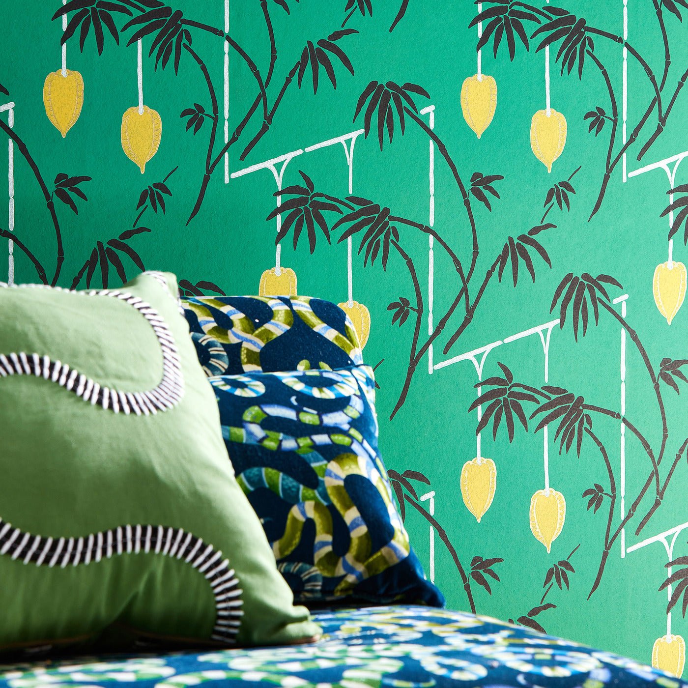 Kimiko Wallpaper - Bottle Green/Chartreuse - Harlequin - HQN3112938