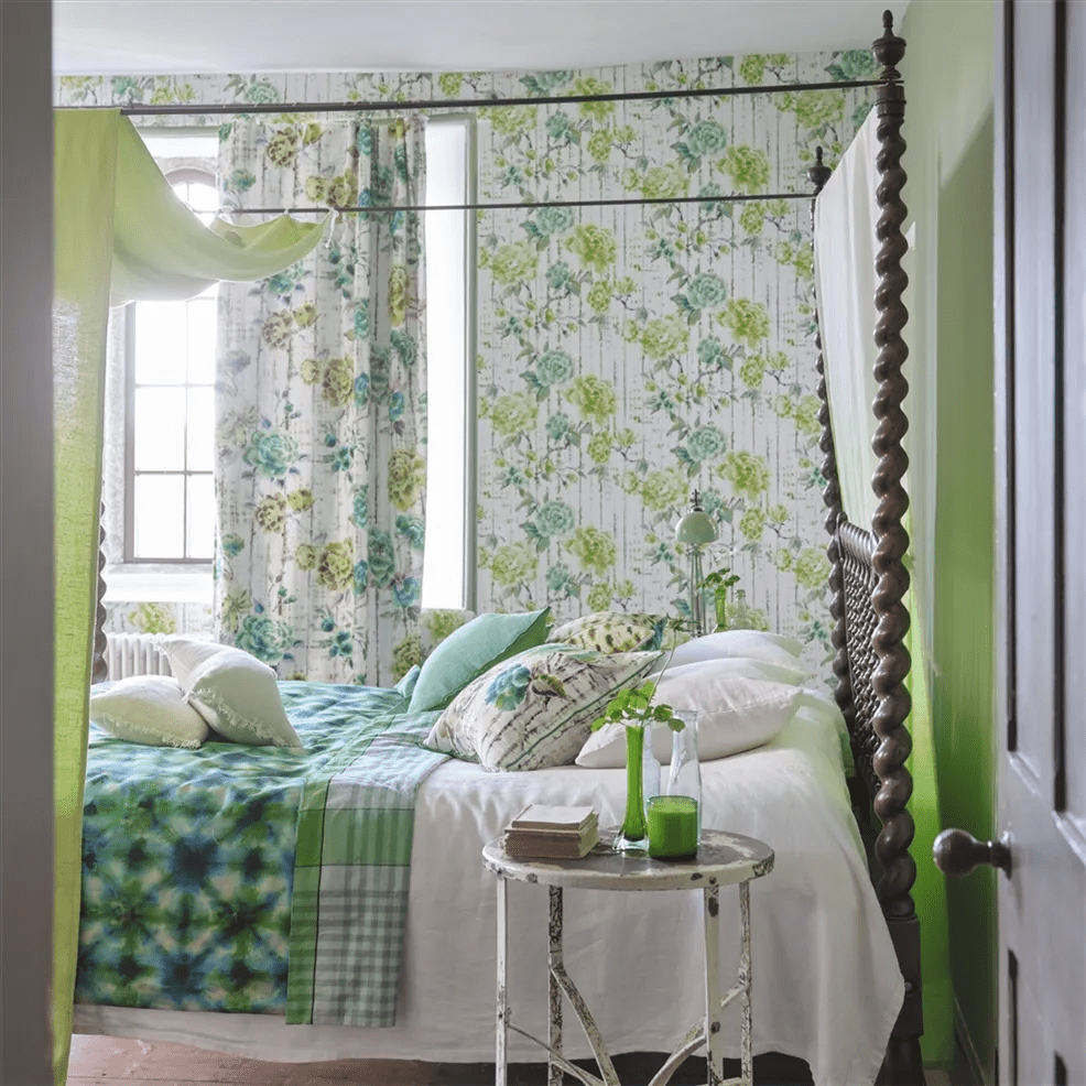 Kyoto Flower Wallpaper - Emerald - PDG1158/03 - Designers Guild