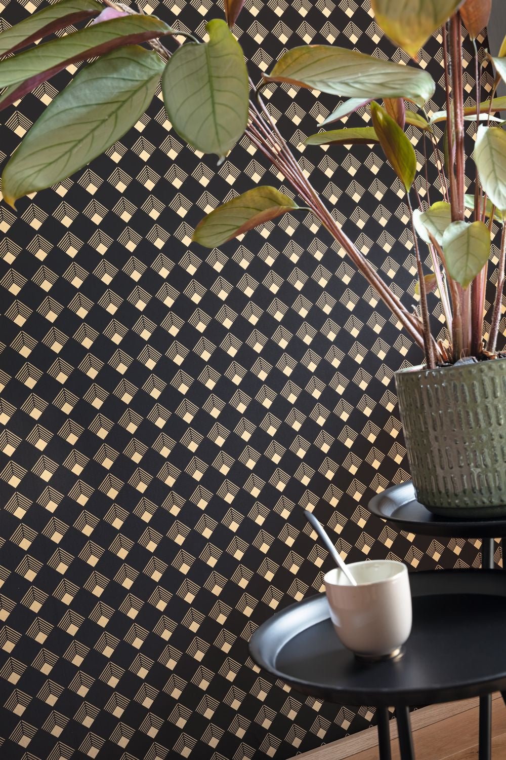 Labyrinth Patch Wallpaper - Noir - Caselio - 102139023