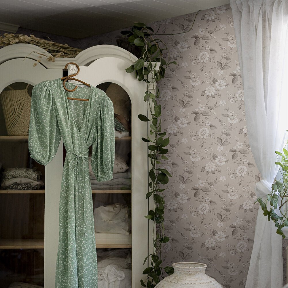 Laura´s Cottage Wallpaper - Pastel Brown - Boråstapeter - 3575 - Premier Wallcovering