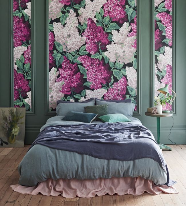 Lilac Grandiflora Wallpaper - Magenta & Blush on Charcoal - 115/15045 - Cole & Son