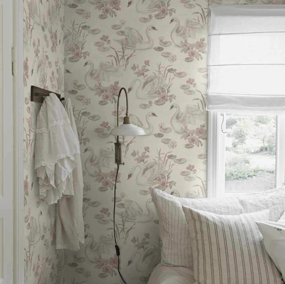 Lily Swan Wallpaper - Ivory - Boråstapeter - 6924 - Premier Wallcovering