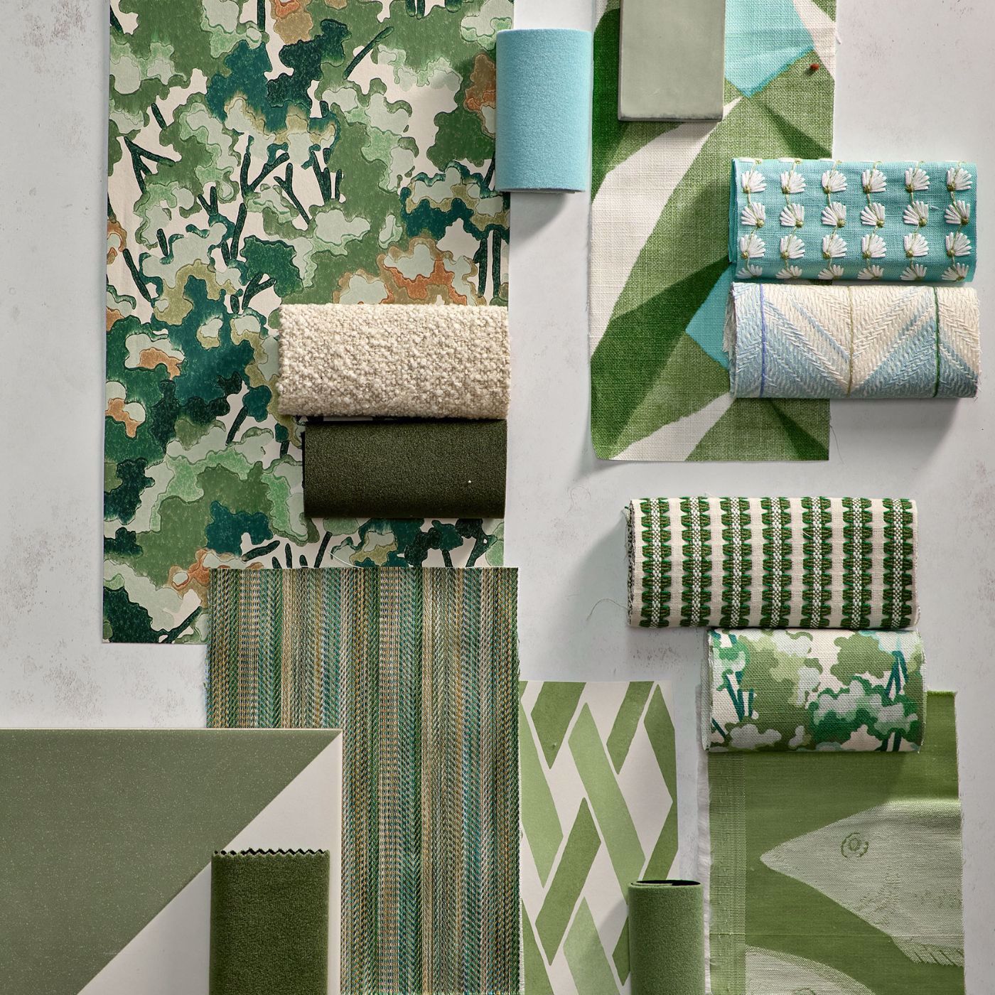 Locronan Wallpaper - Clover/First Light - Harlequin - HRTW113123
