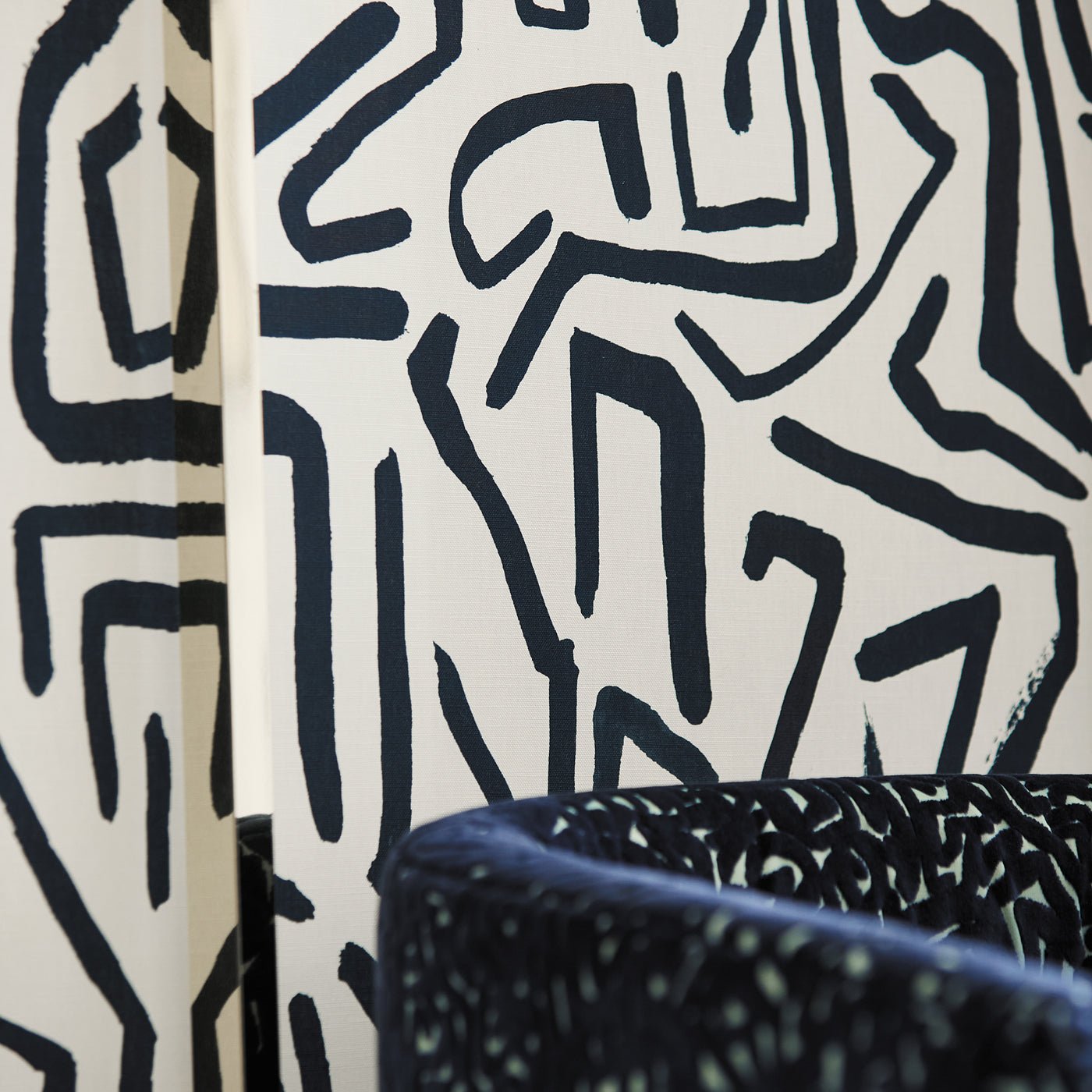 Melodic Wallpaper - Japanese Ink/Origami - Harlequin - HQN2112832