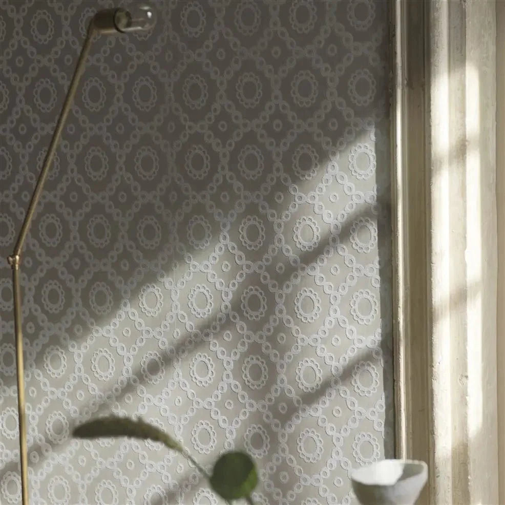 Melusine Wallpaper - Ivory - P606/01 - Designers Guild