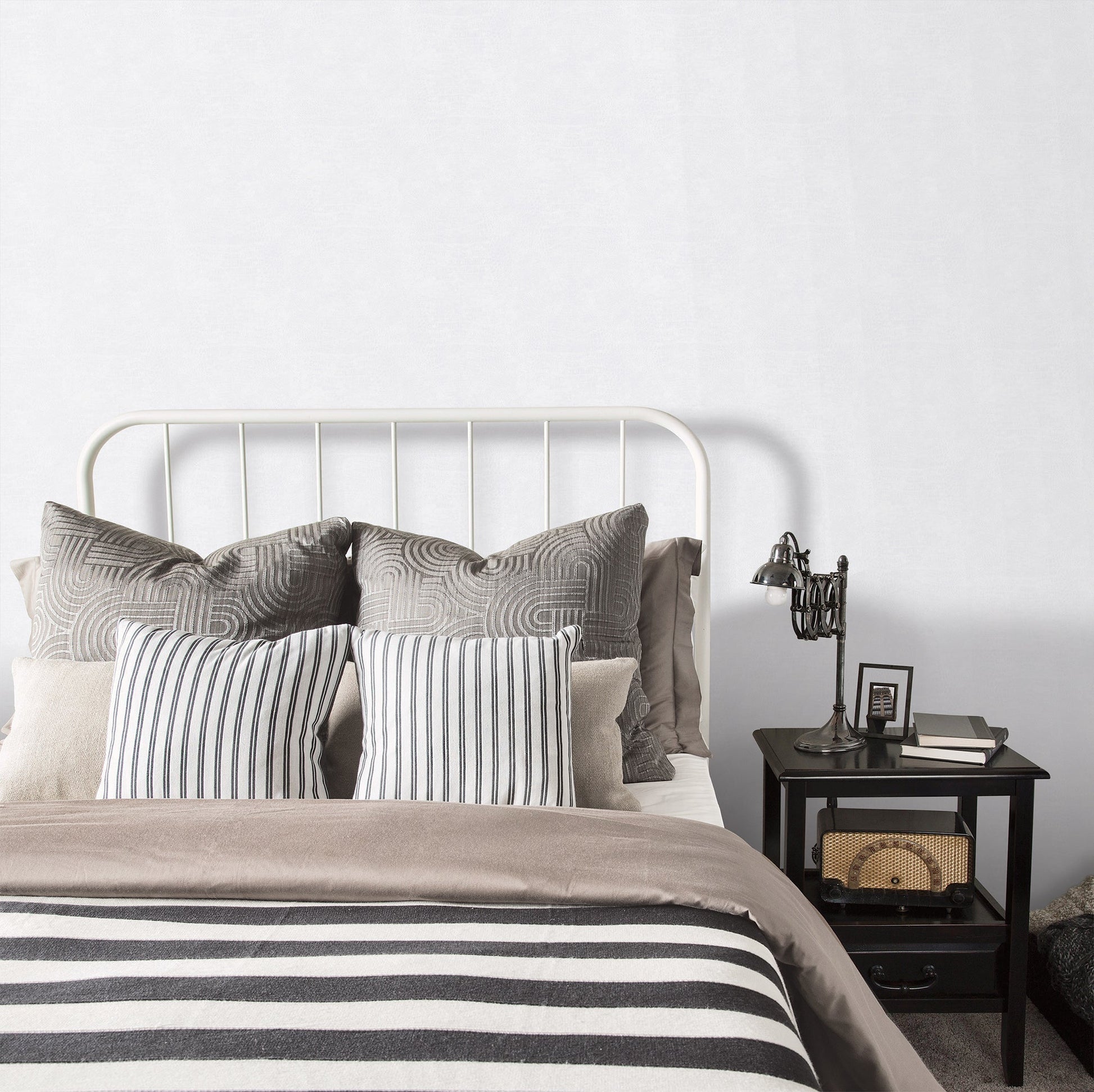 Natural FX 2 Crocodile Wallpaper - White - Galerie - G67508 - Premier Wallcovering