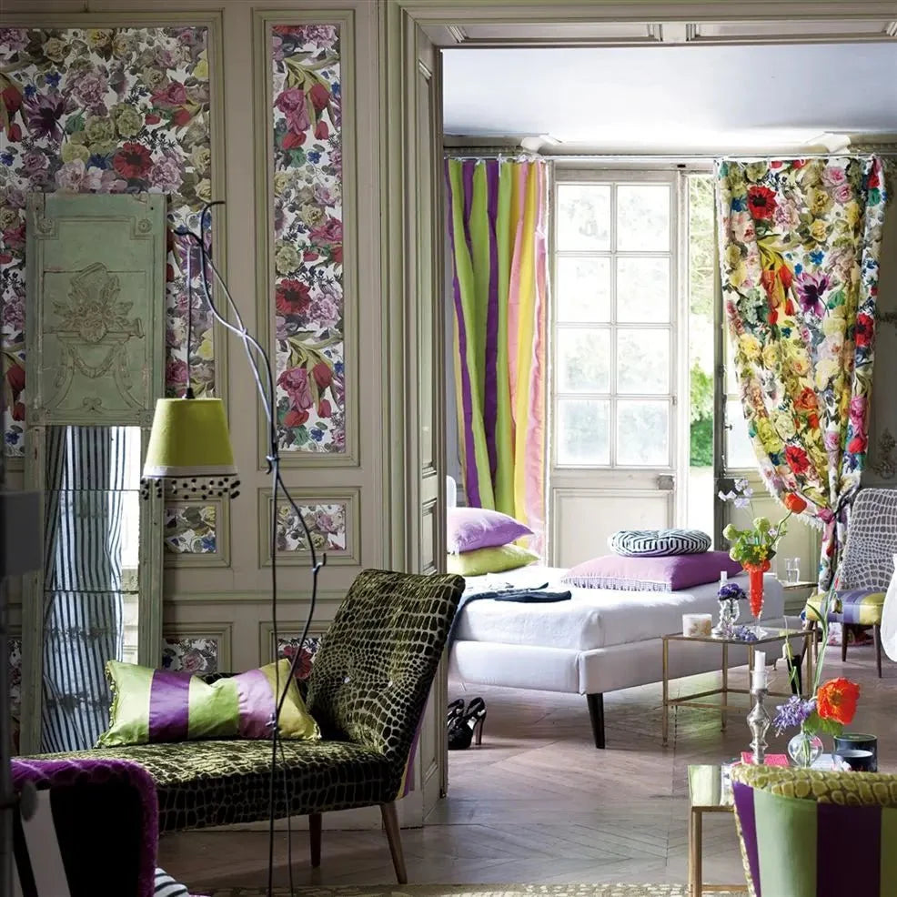 Orangerie Wallpaper - Rose - P550/01 - Designers Guild