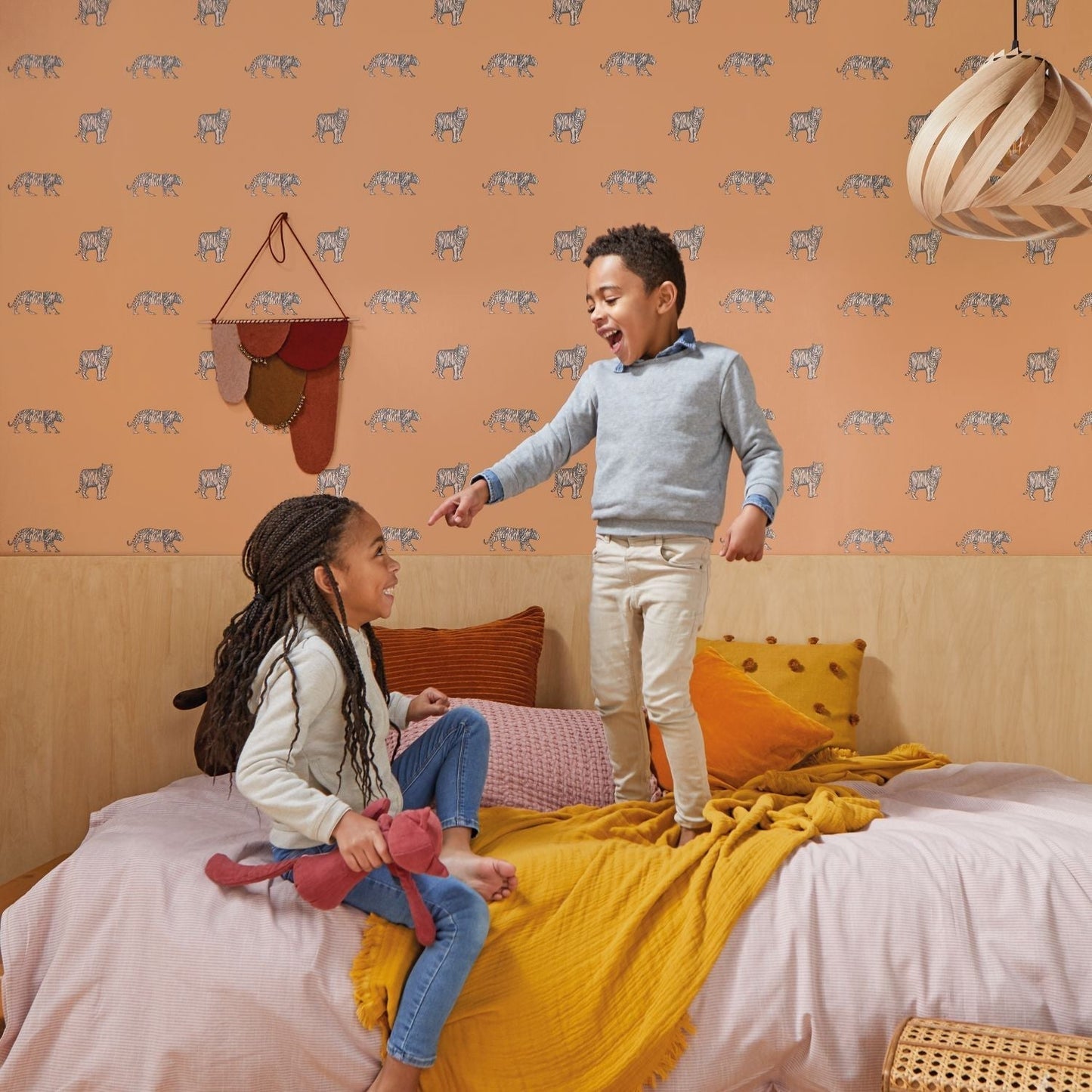 Our Planet Eye Of The Tiger Wallpaper - Camel - Caselio - 101962929