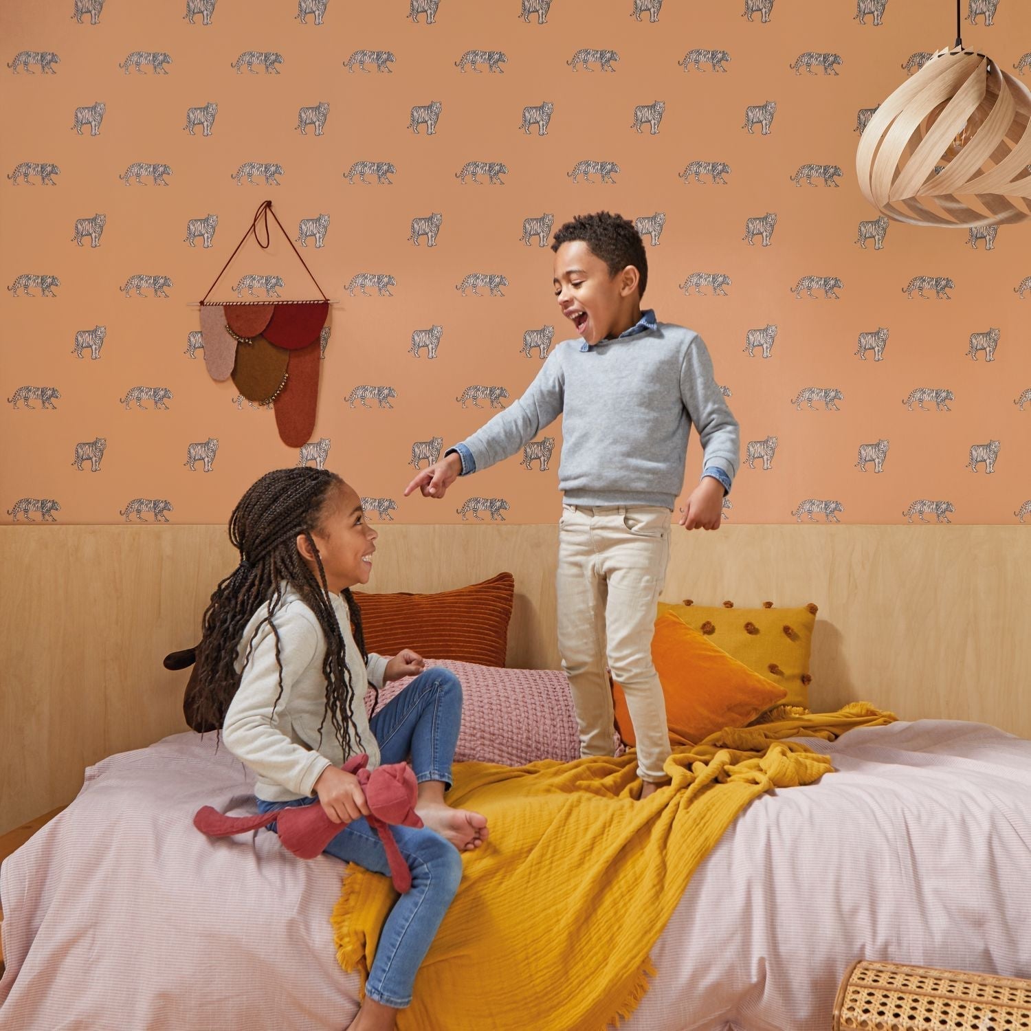 Our Planet Eye Of The Tiger Wallpaper - Camel - Caselio - 101962929