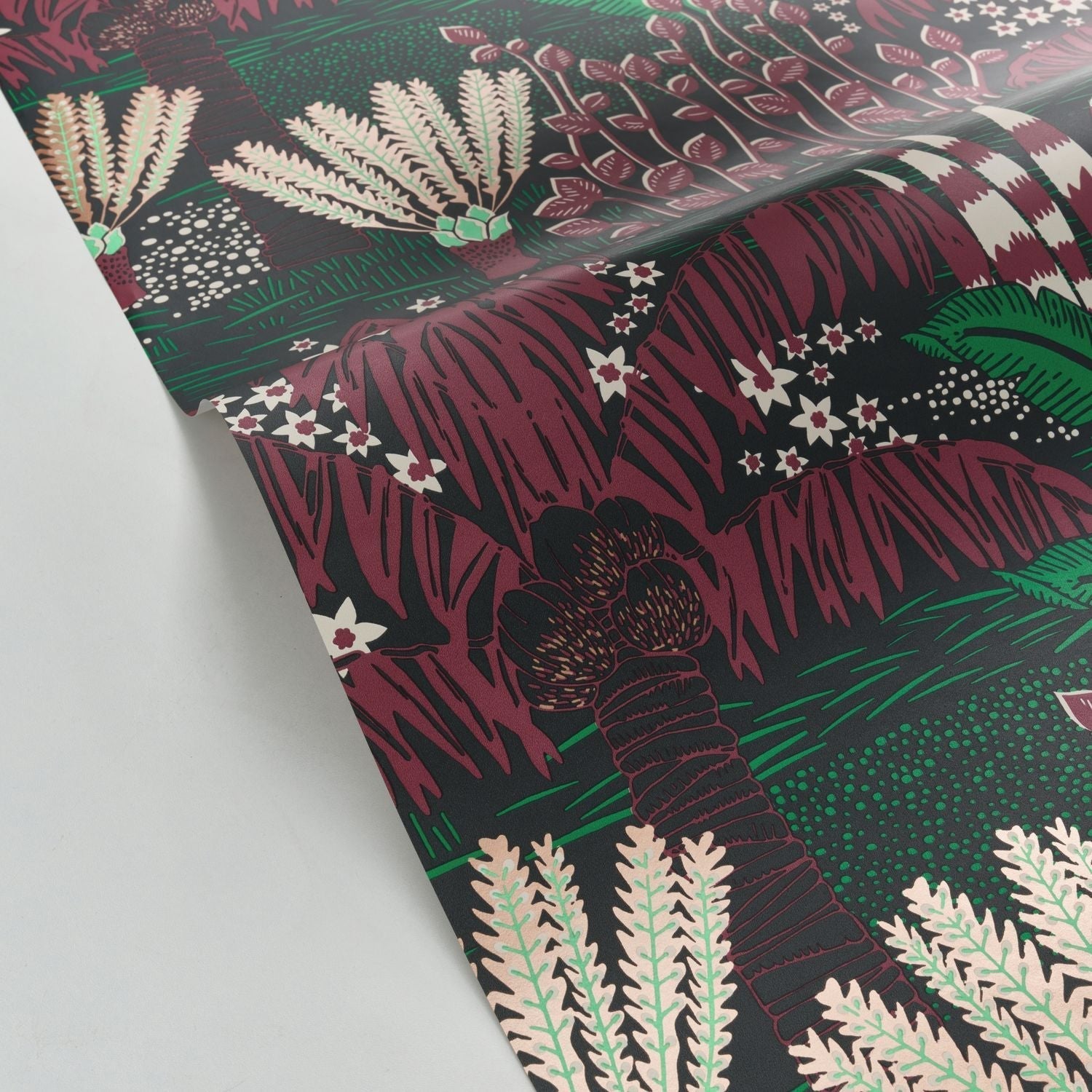 Palmeraie Wallpaper - Bordeaux - Caselio - 103699080