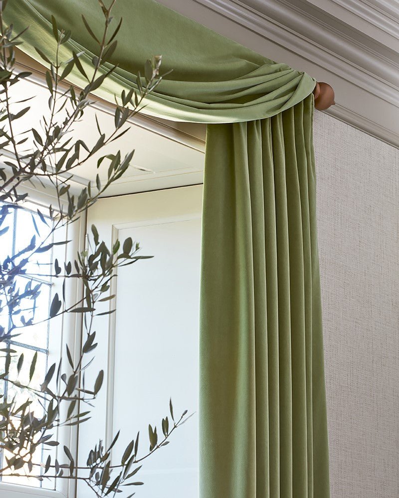 Potomac Wallpaper - Linen - Colefax & Fowler - 20463 - 02 - Premier Wallcovering