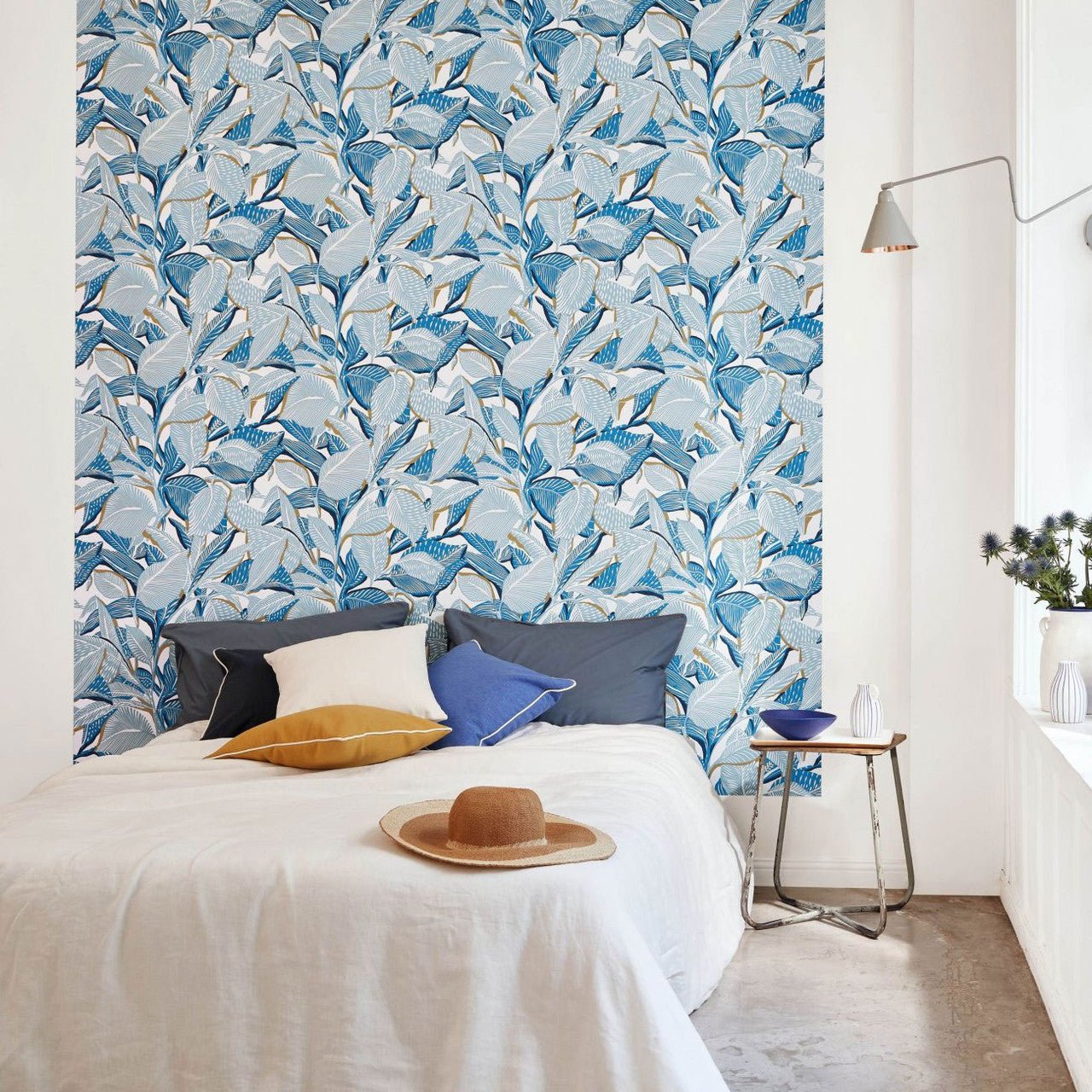 Riviera Mediterranee Wallpaper - Bleu Mer - Casadeco - 87416048 - Premier Wallcovering