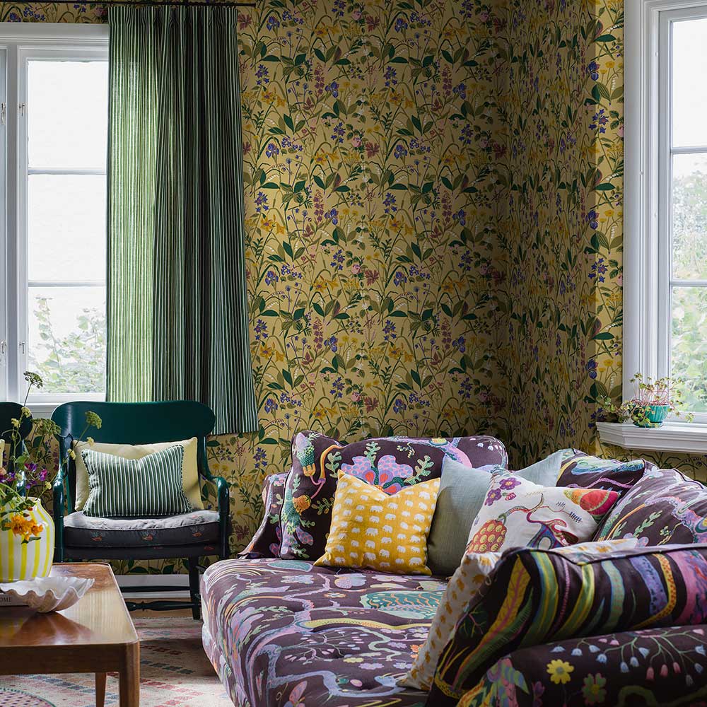 Ros och Lilja Wallpaper - Yellow - Boråstapeter - 1963 - Premier Wallcovering