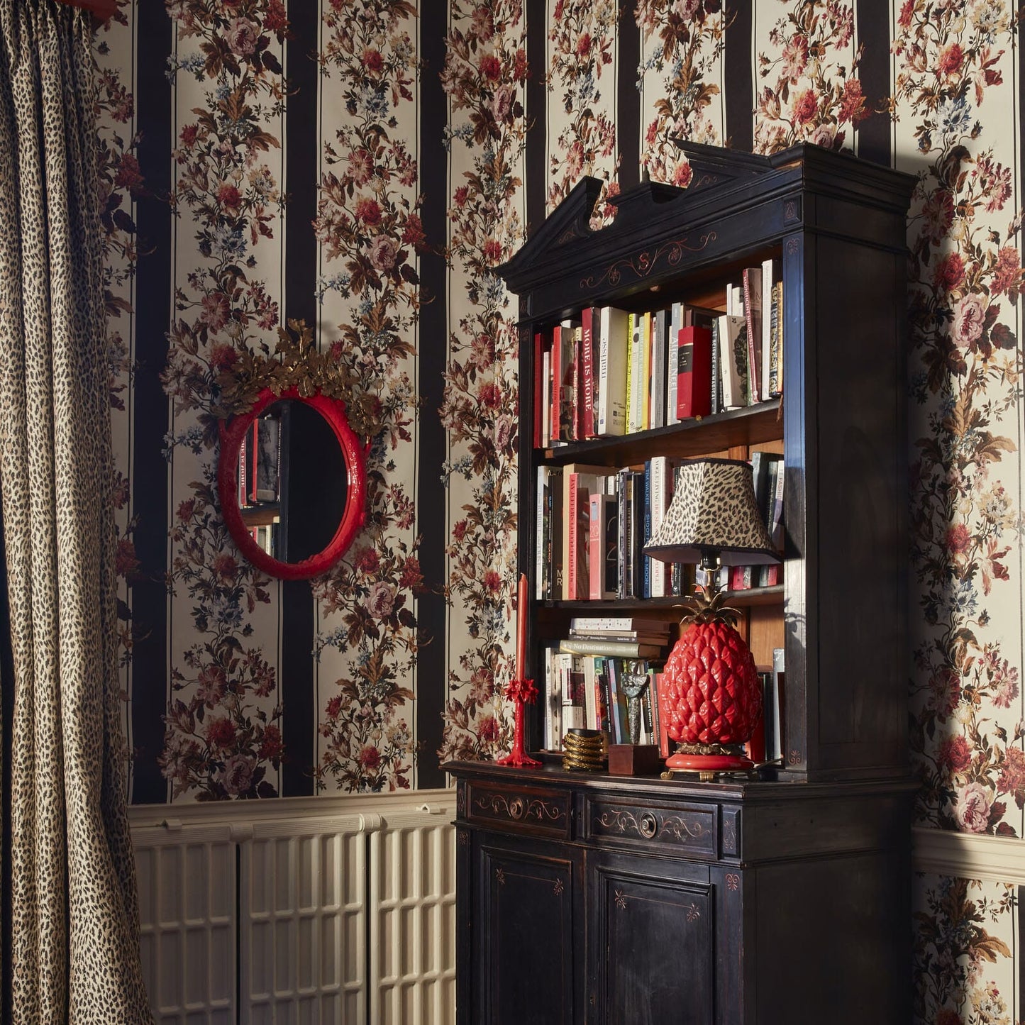 Rosetta Garland Wallpaper - Noir - House of Hackney - 1-WA-ROG-DI-NOI-XXX