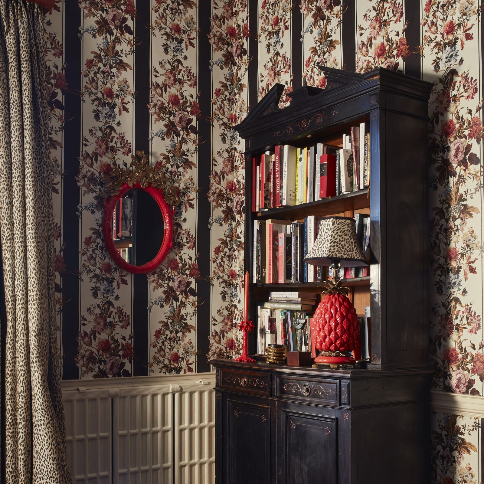 Rosetta Garland Wallpaper - Noir - House of Hackney - 1-WA-ROG-DI-NOI-XXX