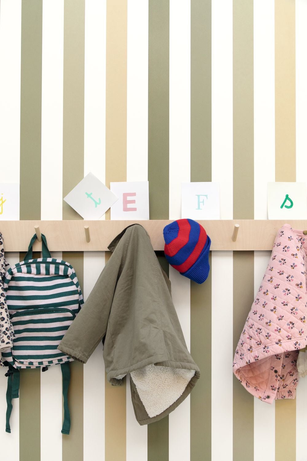 Se Cacher Wallpaper - Kaki - Caselio - 103587370