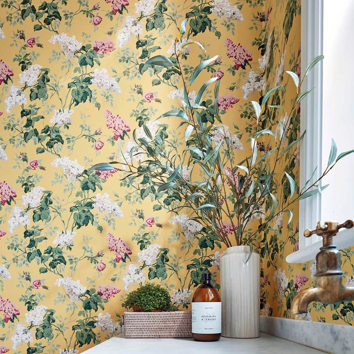 Sommerville Wallpaper - Carmen/Daffodil - DOSW217051 - Sanderson