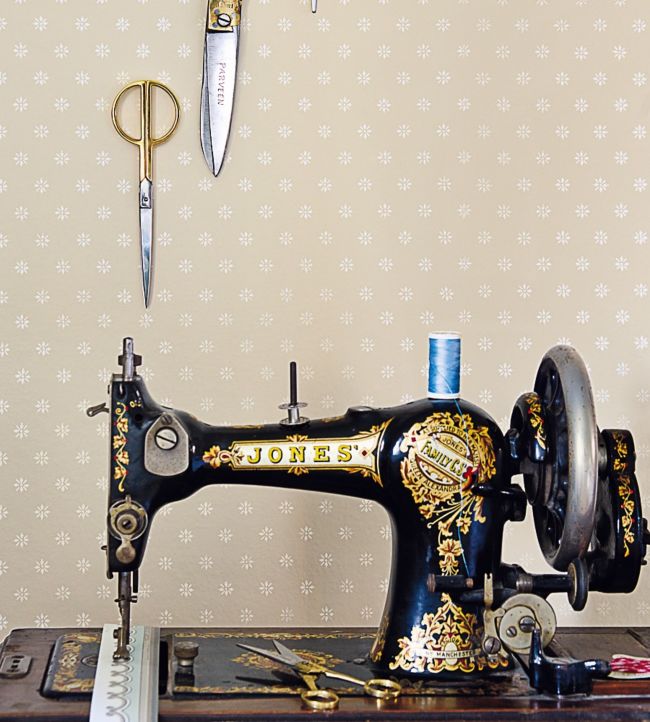 Victorian Star Wallpaper - Cream - 100/7036 - Cole & Son - Premier Wallcovering