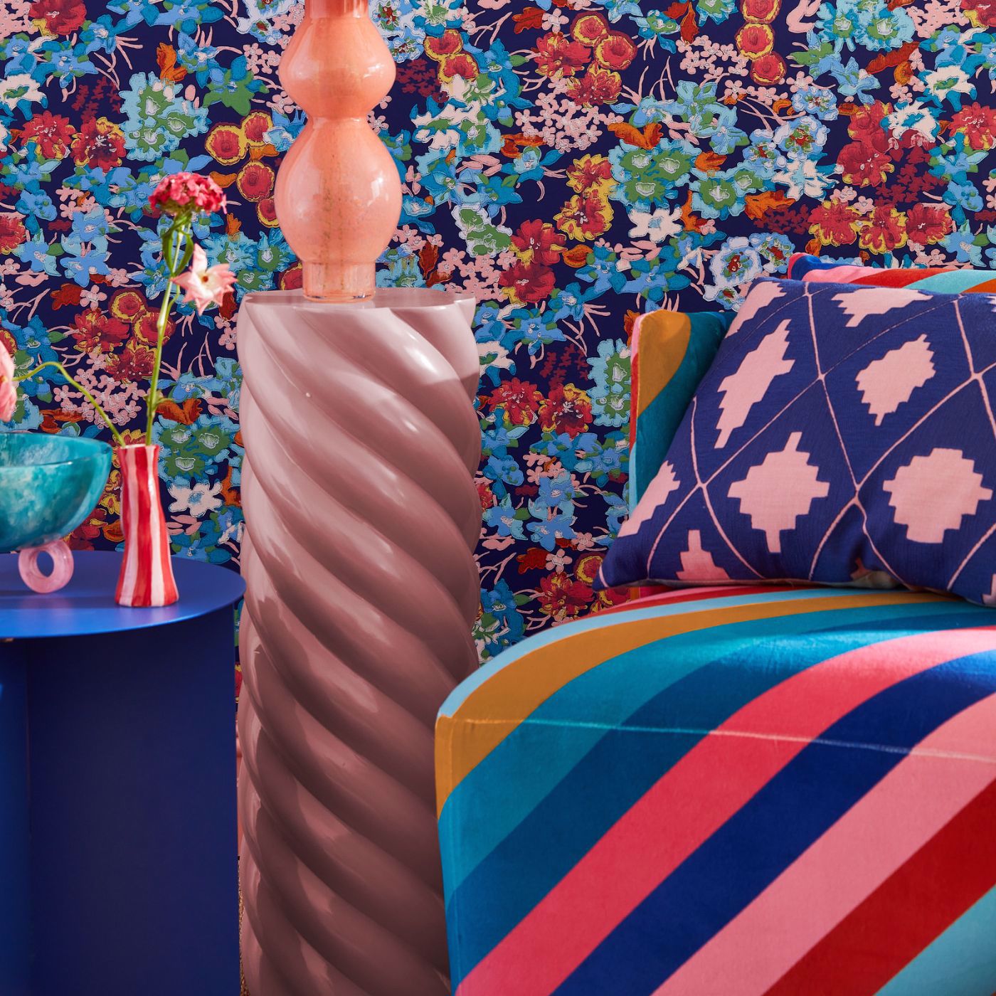 Wildflower Meadow Wallpaper - Lapis/Carnelian/Aquamarine - Harlequin - HSRW113050