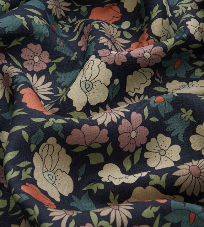 Poppy Meadowfield in Landsdowne Linen Room Fabric - Multicolor